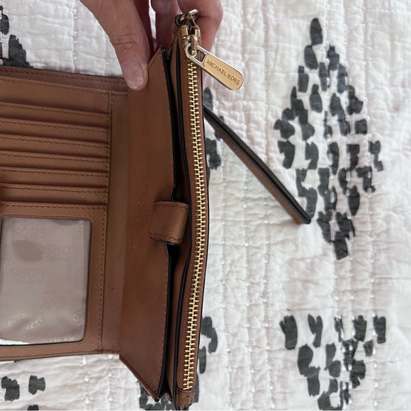 VGUC Michael Kors Jet Set Large Double Zip Wristlet - Picture 6 of 9